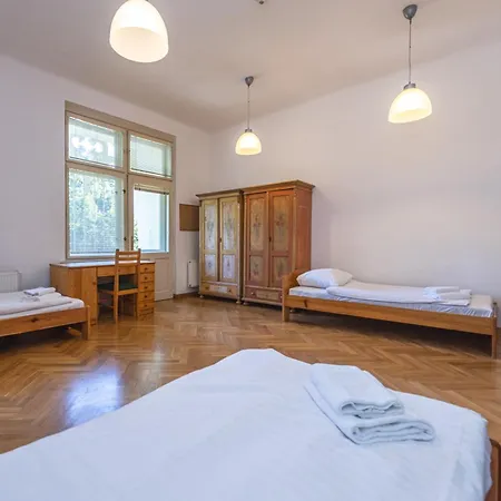 Jiriho Z Podebrad Apartment *